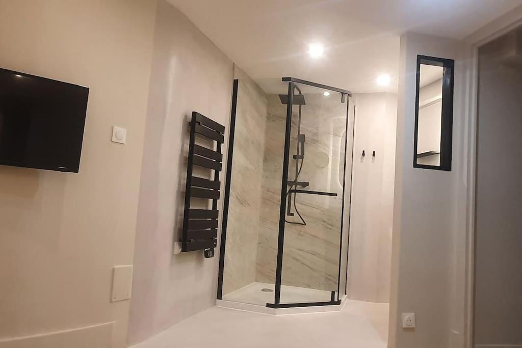 Suite Vinicole Hypercentre, Bastille & Gare 9 Min A Pied Grenoble Buitenkant foto